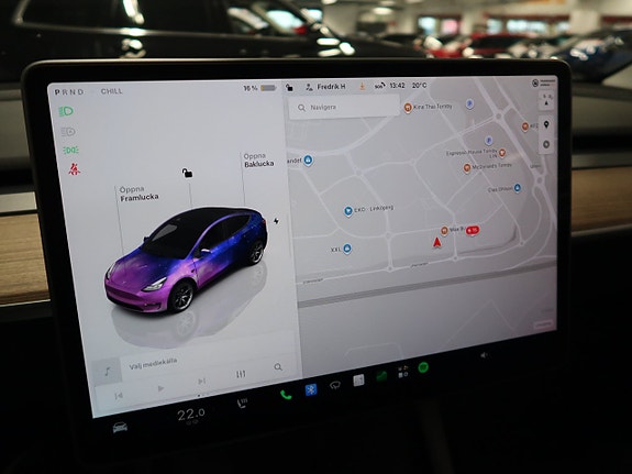 Tesla Model Y 25 of 30