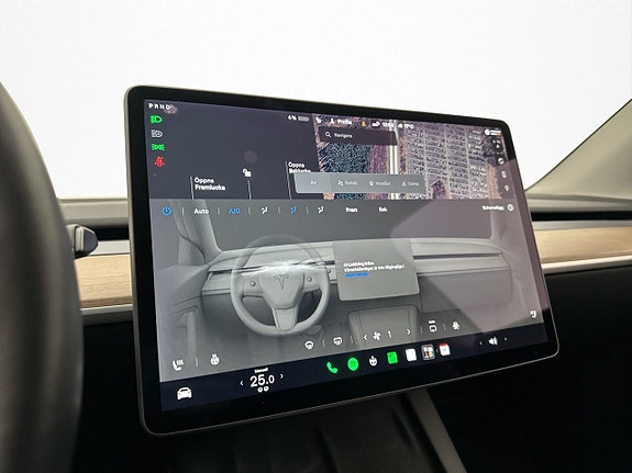 Tesla Model Y 16 of 30