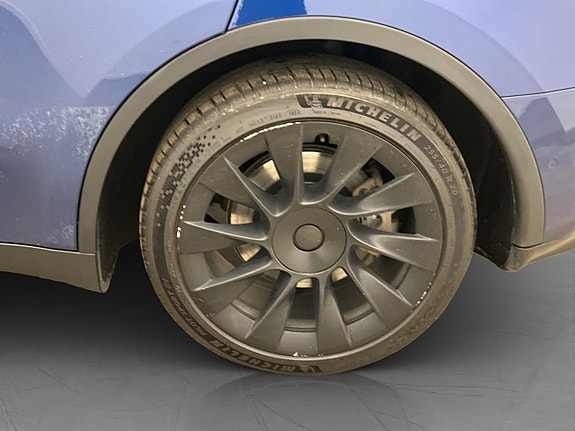 Tesla Model Y 30 of 30
