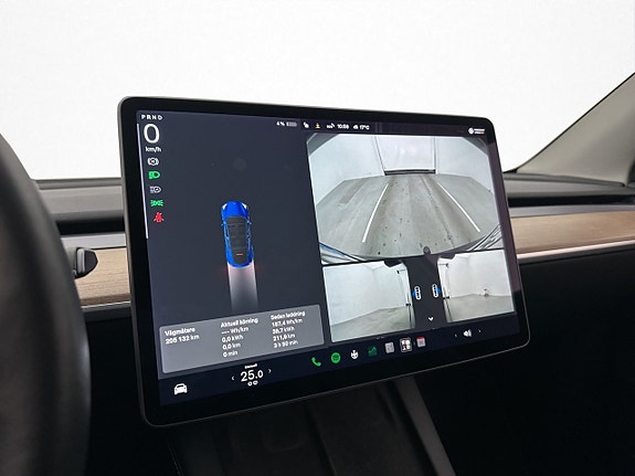 Tesla Model Y 15 of 30