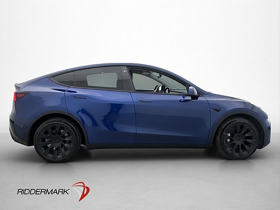Tesla Model Y 8 of 30