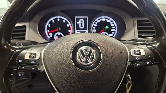 Volkswagen Golf Sportsvan 27 of 28