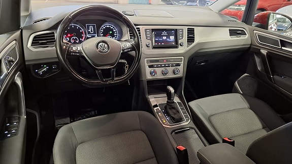 Volkswagen Golf Sportsvan 2 of 28