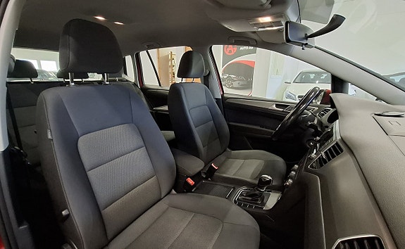 Volkswagen Golf Sportsvan 13 of 28