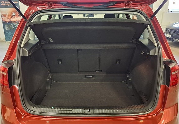 Volkswagen Golf Sportsvan 16 of 28