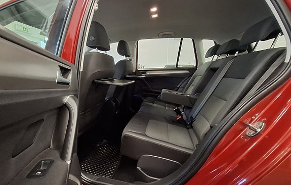 Volkswagen Golf Sportsvan 14 of 28