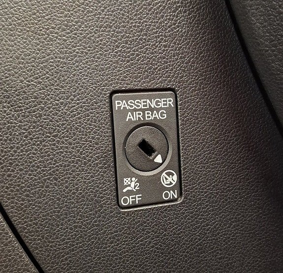 Volkswagen Golf Sportsvan 22 of 28