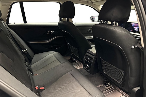 BMW 330e 13 of 15