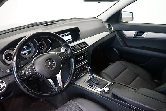 Mercedes-Benz C220 6 of 9