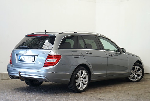 Mercedes-Benz C220 4 of 9