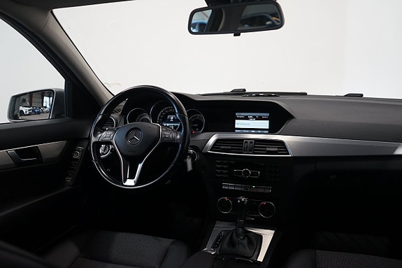 Mercedes-Benz C220 5 of 9