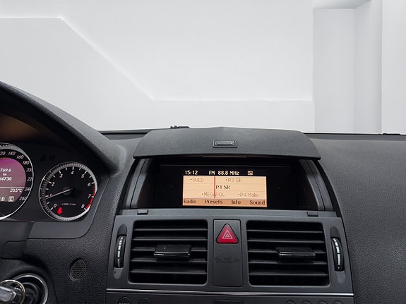 Mercedes-Benz C180 13 of 15