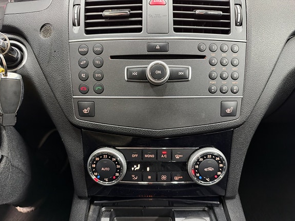 Mercedes-Benz C180 14 of 15