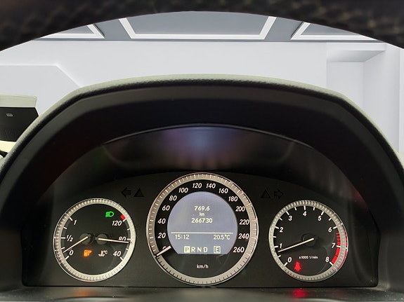 Mercedes-Benz C180 12 of 15