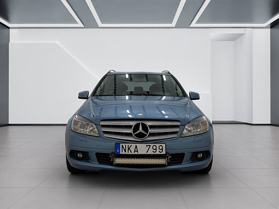 Mercedes-Benz C180 3 of 15