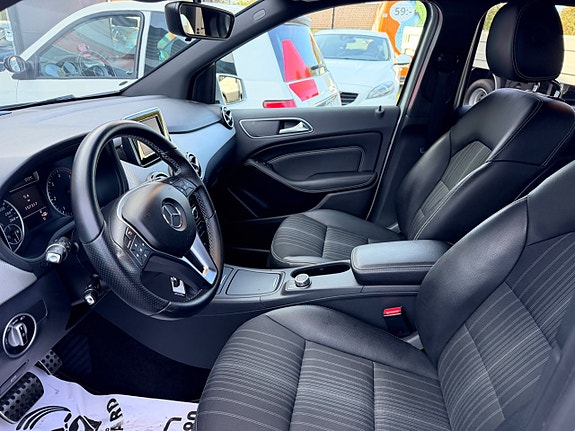 Mercedes-Benz B180 13 of 19