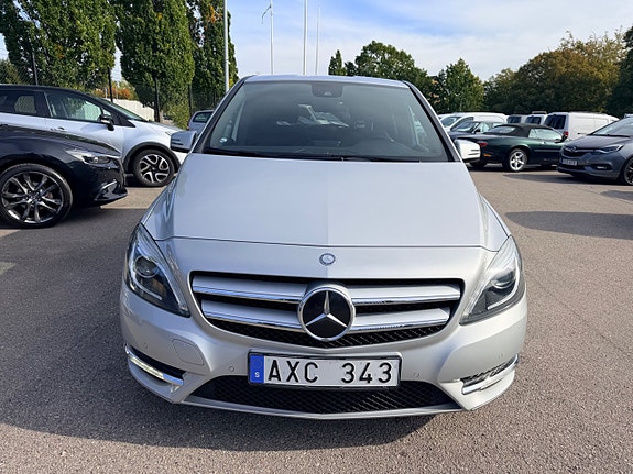 Mercedes-Benz B180 4 of 19