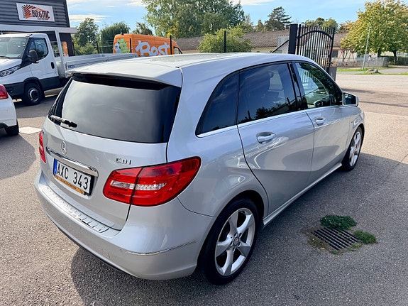 Mercedes-Benz B180 6 of 19