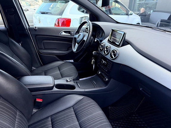 Mercedes-Benz B180 16 of 19