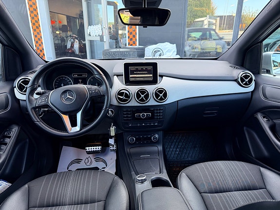 Mercedes-Benz B180 15 of 19