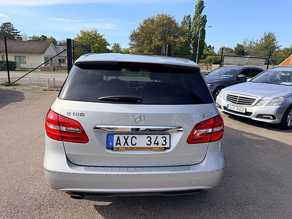 Mercedes-Benz B180 7 of 19