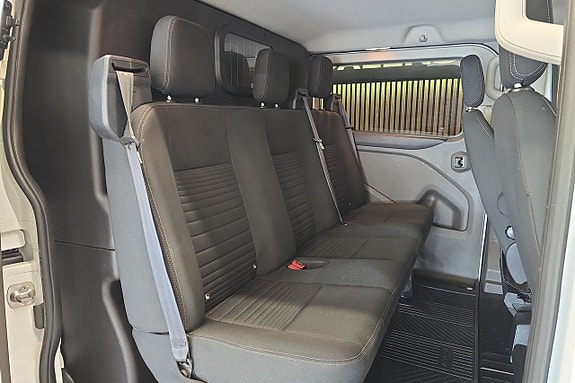 Ford Transit Custom 8 of 30