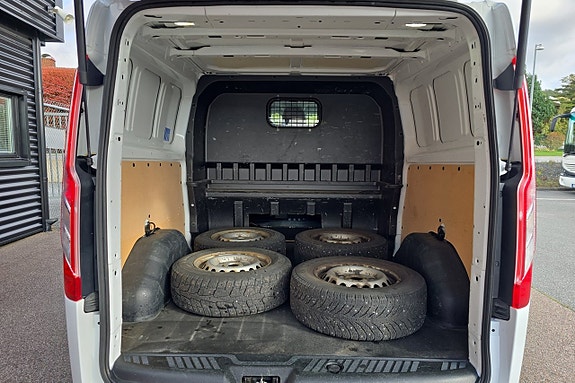 Ford Transit Custom 29 of 30