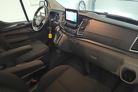 Ford Transit Custom 11 of 30