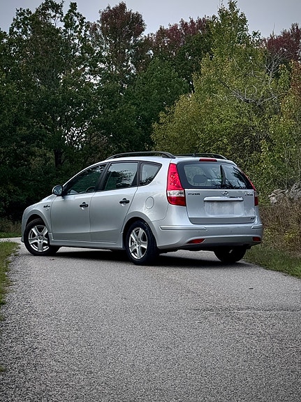 Hyundai i30 4 of 4