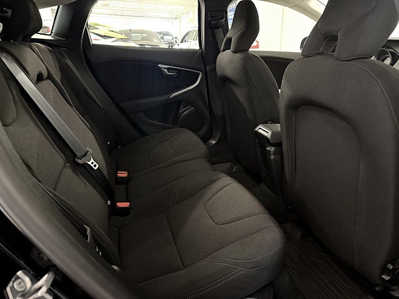 Volvo V40 Cross Country 11 of 11