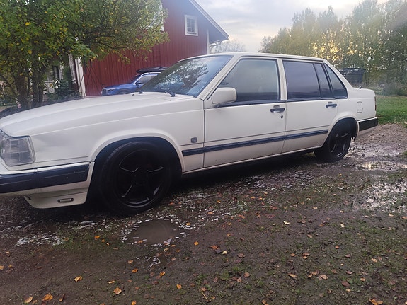 Volvo 940 2 of 4