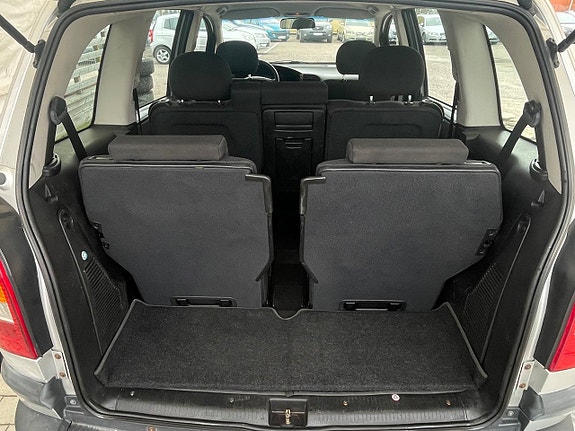 Opel Zafira 10 of 21