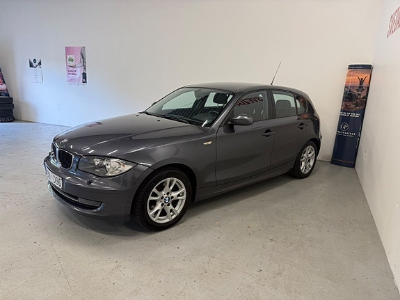 BMW 118i 3 of 11