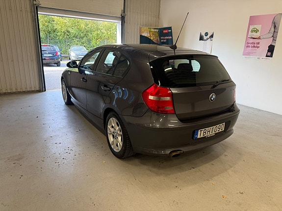 BMW 118i 4 of 11