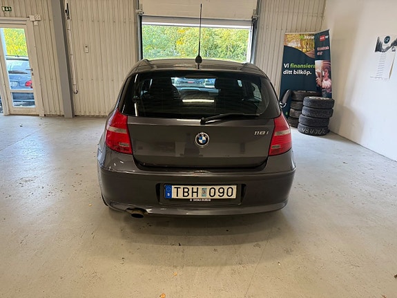 BMW 118i 5 of 11