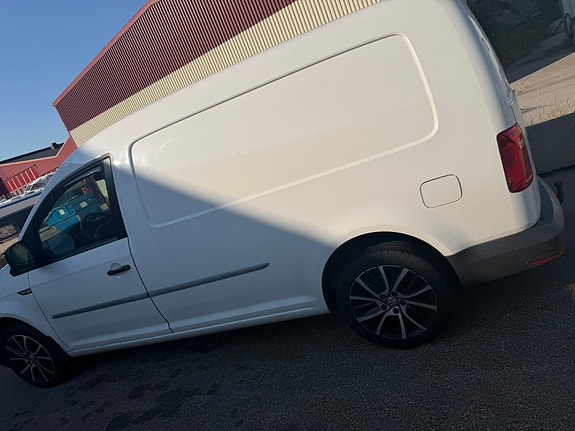 Volkswagen Caddy Maxi 2 of 5