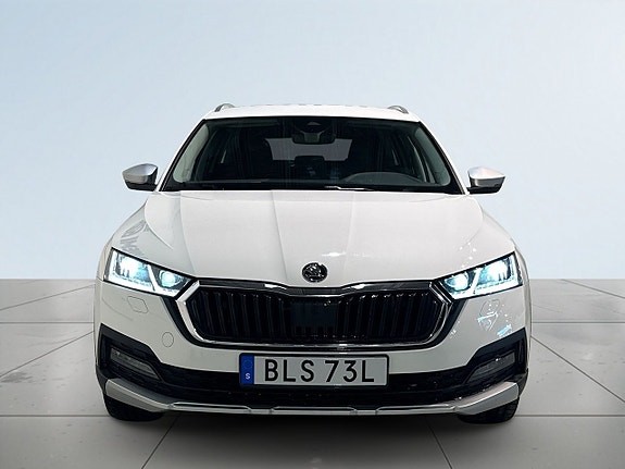 Skoda Octavia Scout 2 of 22