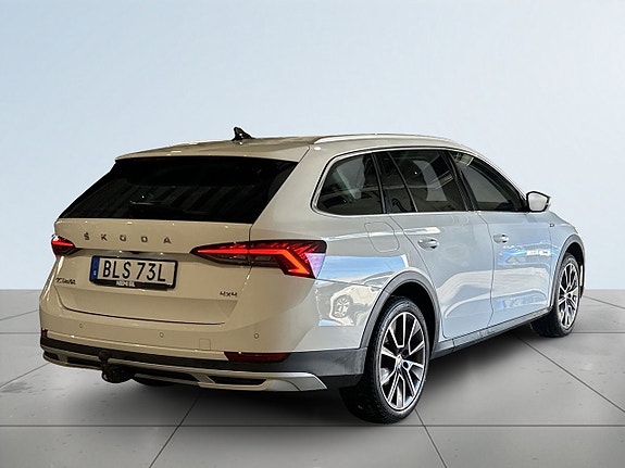 Skoda Octavia Scout 6 of 22