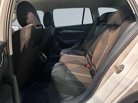 Skoda Octavia Scout 13 of 22