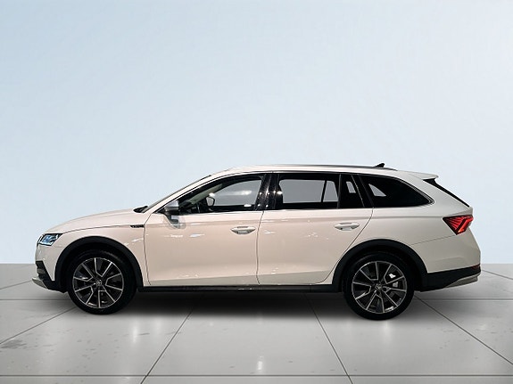 Skoda Octavia Scout 4 of 22