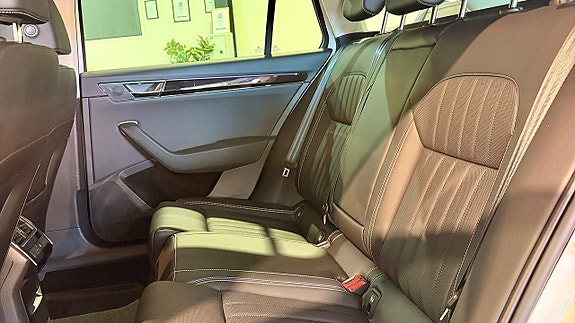 Skoda Superb 12 of 30