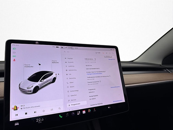 Tesla Model 3 27 of 30