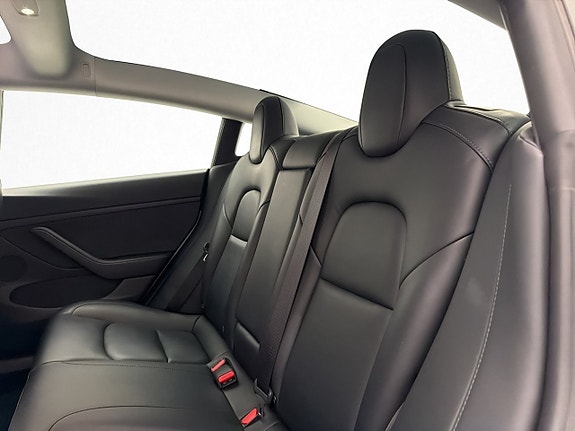 Tesla Model 3 19 of 30