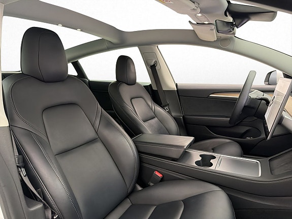 Tesla Model 3 17 of 30