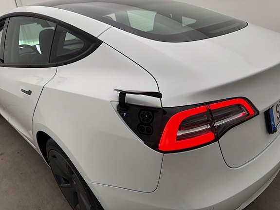 Tesla Model 3 11 of 30