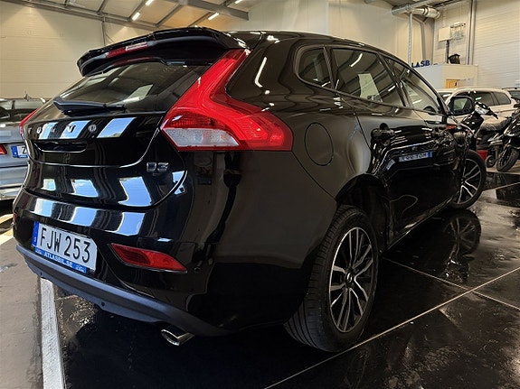 Volvo V40 6 of 19