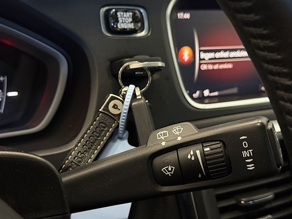 Volvo V40 12 of 19