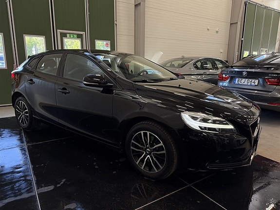 Volvo V40 7 of 19