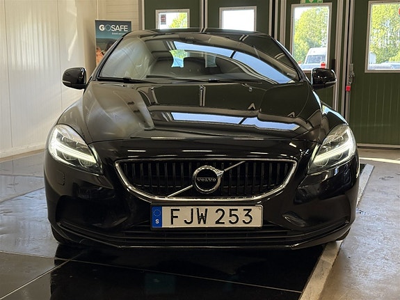 Volvo V40 8 of 19