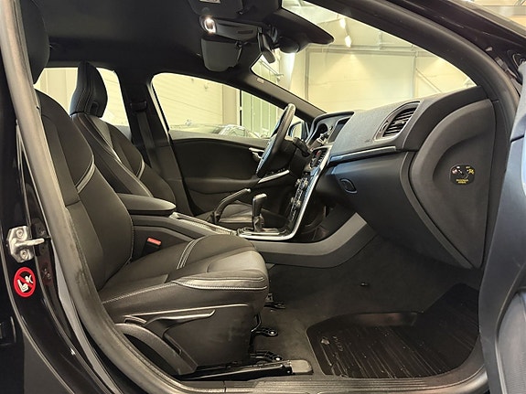 Volvo V40 9 of 19